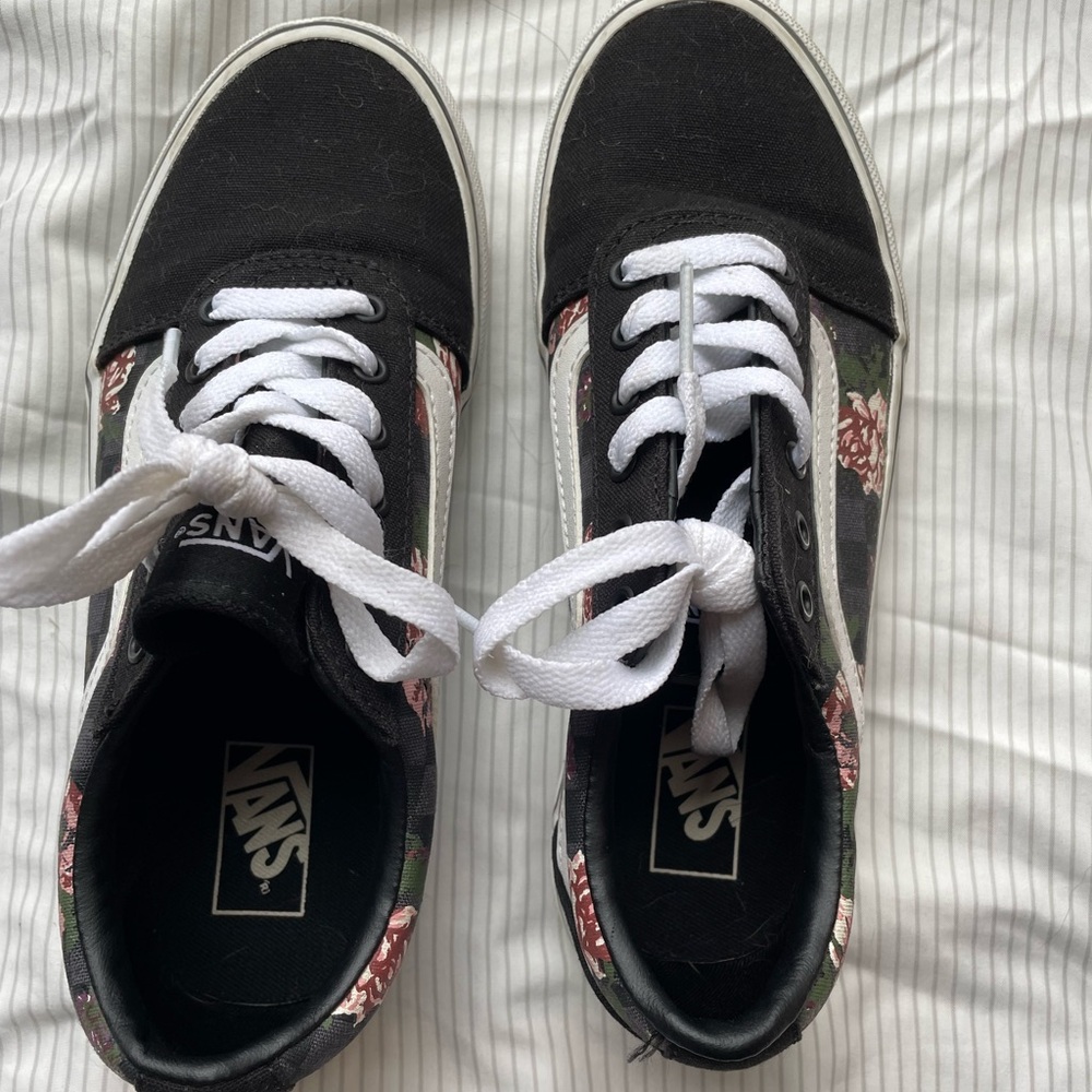 Vans sneakers, girls size 1. Black with roses. Unique design